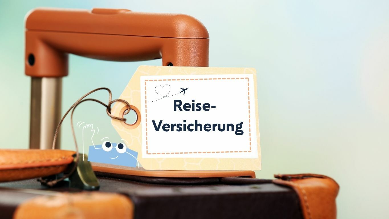 Koffer mt Kofferanhänger auf dem Reiseversicherung steht